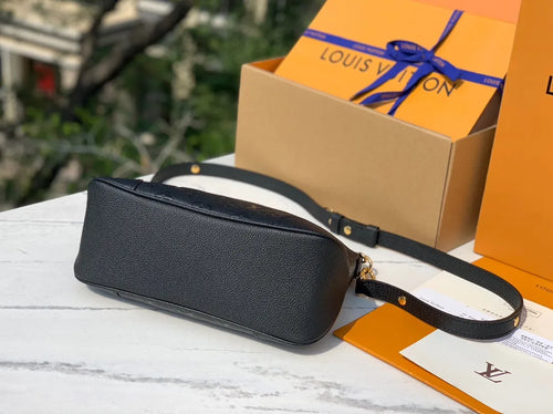 Boulogne Leather Croissant Bag
