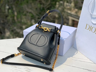 CEST All-Leather Bucket Bag