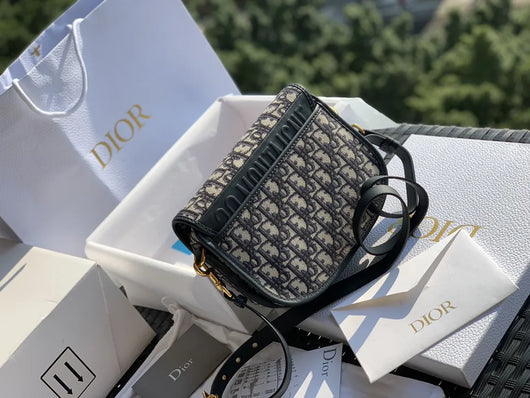 Classic Medium CD Handbag