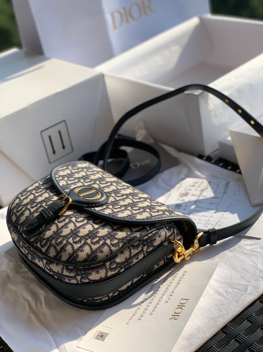 Classic Medium CD Handbag