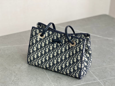 Classic Oblique Jacquard Fabric Handbag