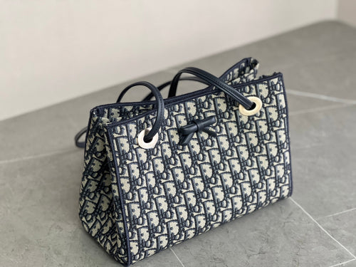 Classic Oblique Jacquard Fabric Handbag