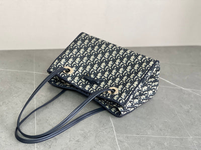 Classic Oblique Jacquard Fabric Handbag