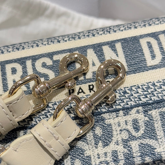 Classic Small Messenger Bag Handbag