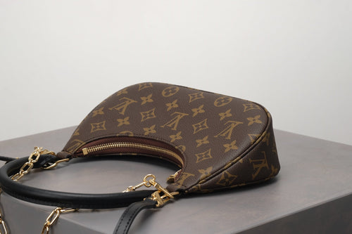 Croissant Bag With Chain