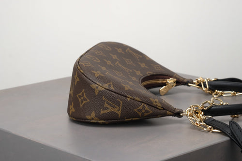 Croissant Bag With Chain