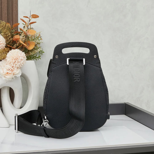 DR Saddle Backpack Classic Oblique Black