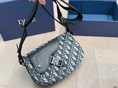 DR Saddle Bag Crossbody