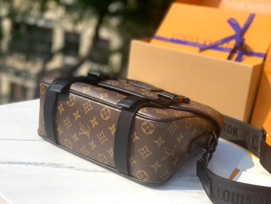 Trail Men’s Messenger Bag