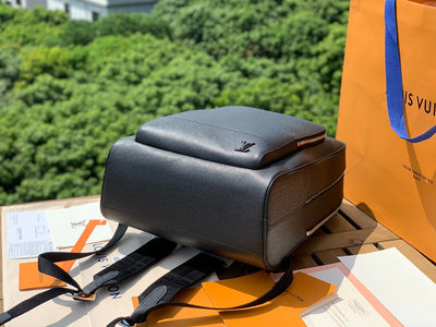Men’s Backpack in Cross-Grain Calfskin