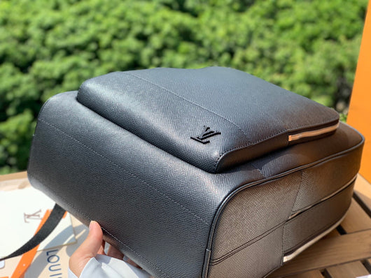 Men’s Backpack in Cross-Grain Calfskin