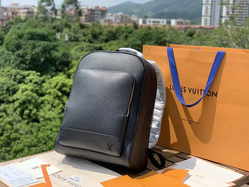 Men’s Backpack in Cross-Grain Calfskin