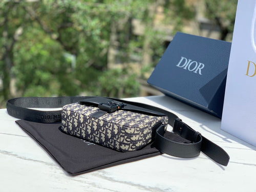 Saddle Messenger Bag
