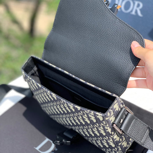 Saddle Messenger Bag