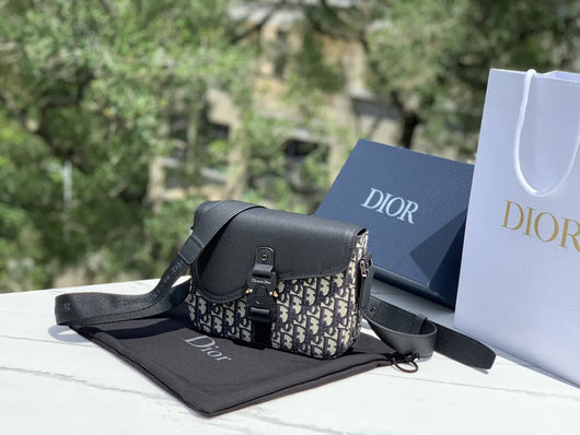 Saddle Messenger Bag