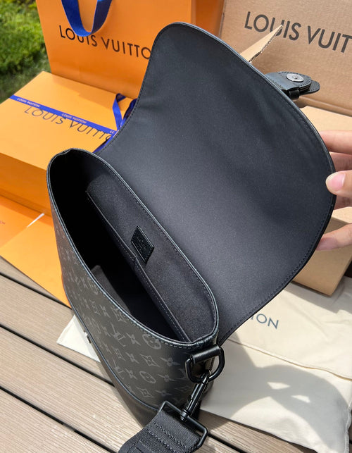 Saumur Messenger handbag