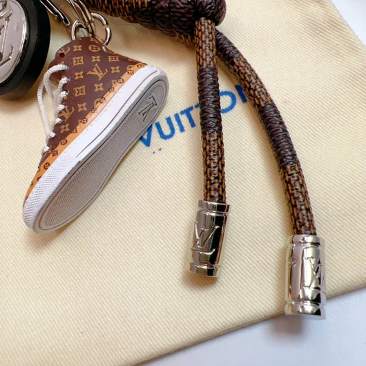 Designer Sneaker Shoe Key Holder Key Chain with Pendant