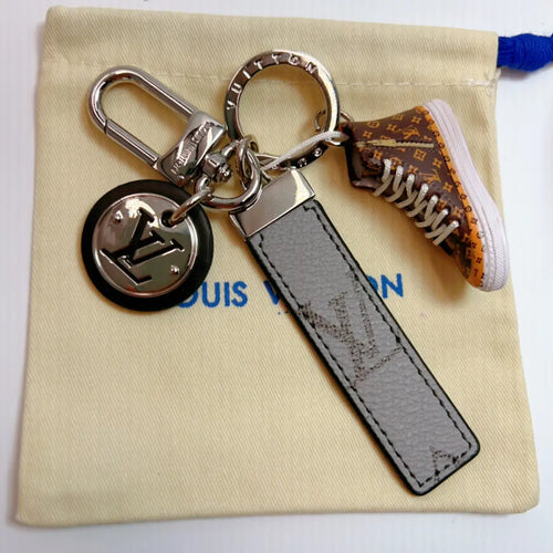 Designer Sneaker Shoe Key Holder Key Chain with Pendant